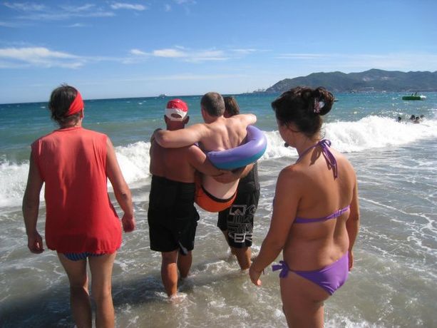 Diritto al mare per i disabili: mancano gli sponsor privati, il Comune interviene per lo &quot;Scaletto senza scalini&quot;