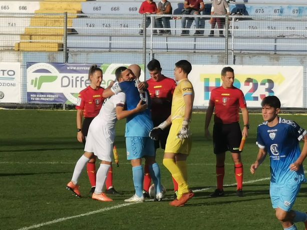 Calcio, dalle 14:30 segui LIVE il derby ligure di Serie D: la Sanremese ospita il Vado