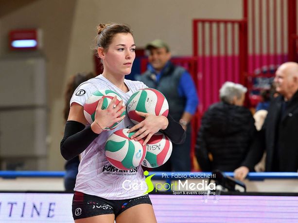 Volley A2/F - Lpm Bam Mondovì: Le prime parole da pumina di Veronica Taborelli: "Non vedo l'ora di conoscere i miei nuovi tifosi" (VIDEO) Volley A2/F - Lpm Bam Mondovì: Le prime parole da pumina di Veronica Taborelli: "Non vedo l'ora di conoscere i miei nuovi tifosi" (VIDEO)