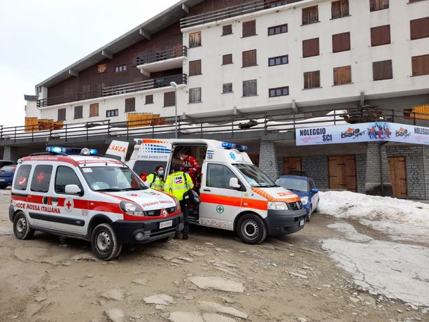 Bimbo cade dallo slittino a Rucas di Bagnolo. Trasportato in elisoccorso al Regina Margherita di Torino Bimbo cade dallo slittino a Rucas di Bagnolo. Trasportato in elisoccorso al Regina Margherita di Torino