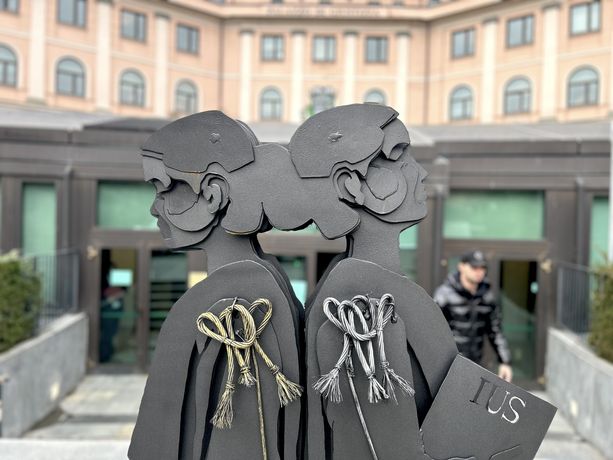 Minacce di morte all’ex compagno e frasi offensive sulle foto delle figlie Minacce di morte all’ex compagno e frasi offensive sulle foto delle figlie