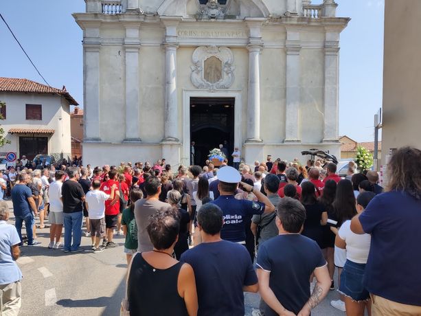 L’ultimo saluto di Pocapaglia a Giuseppe Criscenzo [FOTO]