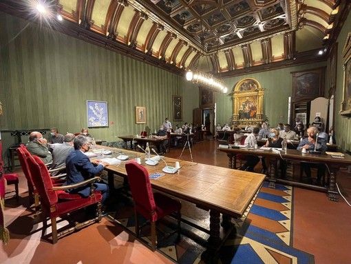 Ad Alba la campagna acquisti di Fratelli d’Italia subisce una battuta d’arresto Ad Alba la campagna acquisti di Fratelli d’Italia subisce una battuta d’arresto