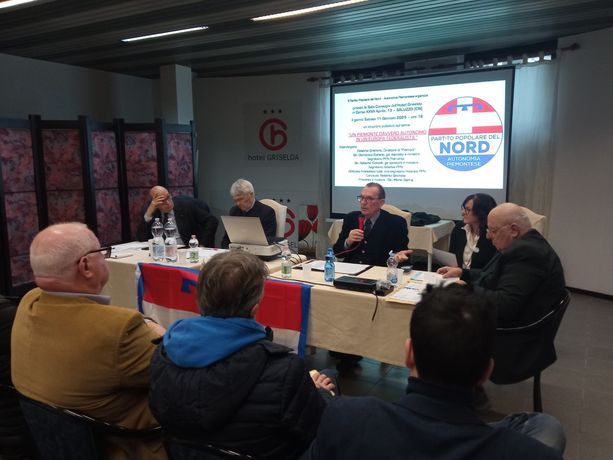 Saluzzo, gli ex ministri Comino e Castelli sparano a palle incatenate contro la Lega Salvini premier Saluzzo, gli ex ministri Comino e Castelli sparano a palle incatenate contro la Lega Salvini premier
