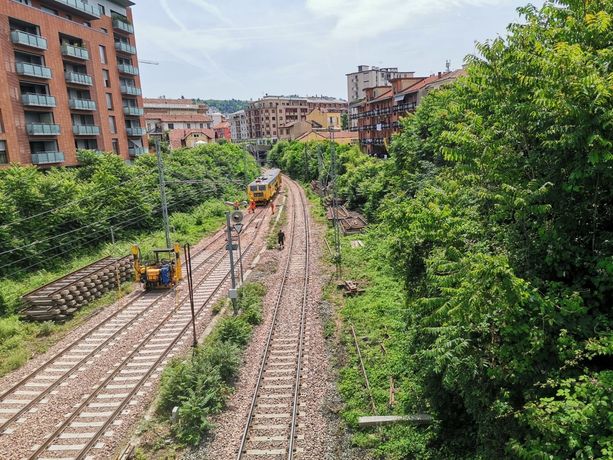 Alba: scoppio presso il cantiere dei lavori alla rete ferroviaria. Intervento in corso dei Vigili del Fuoco Alba: scoppio presso il cantiere dei lavori alla rete ferroviaria. Intervento in corso dei Vigili del Fuoco