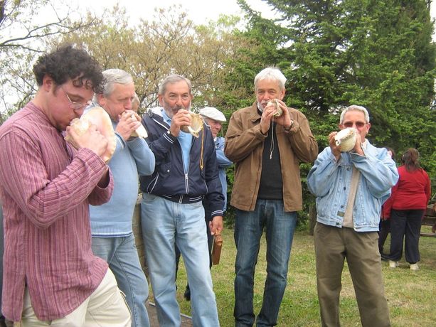 Caccia alle uova, suonate di conchiglie e rappresentazioni della Passione di Cristo: ecco una rassegna delle cose da fare nel Cuneese per il weekend di Pasqua Caccia alle uova, suonate di conchiglie e rappresentazioni della Passione di Cristo: ecco una rassegna delle cose da fare nel Cuneese per il weekend di Pasqua