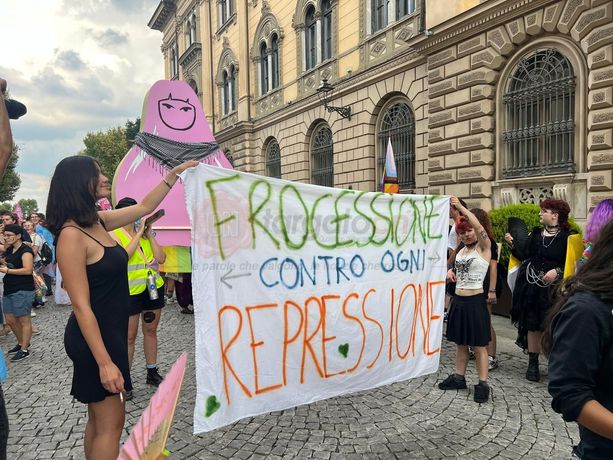 Oltre 700 al Q+ Pride di Cuneo: &quot;Non è una parata, ma un atto politico&quot; [FOTO]