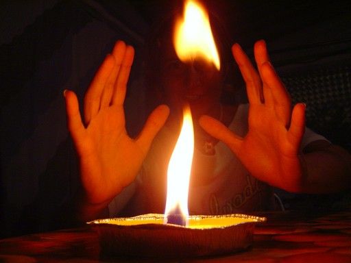 Blitz della Polizia a Cervere nella notte di Halloween: interrotto un rito esoterico a base di hashish Blitz della Polizia a Cervere nella notte di Halloween: interrotto un rito esoterico a base di hashish