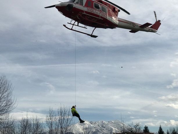Due giovani scialpinisti francesi  bloccati sulla parete sud  del Pic d'Asti, in Alta Valle Varaita.  Recuperati dai Vigili del Fuoco