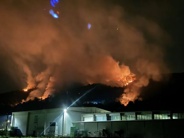 Incendio sul Mombracco: fiamme sotto controllo, via alla bonifica della zona coinvolta