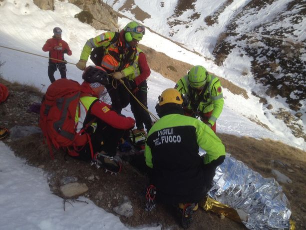 Padre e figlio bloccati su un sentiero in alta quota sopra Argentera: recuperati da vigili del fuoco e soccorso alpino