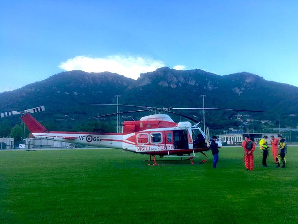 Recuperati i due giovani dispersi sul Mombracco: verricellati a bordo dell’elicottero dei Vigili del fuoco Recuperati i due giovani dispersi sul Mombracco: verricellati a bordo dell’elicottero dei Vigili del fuoco