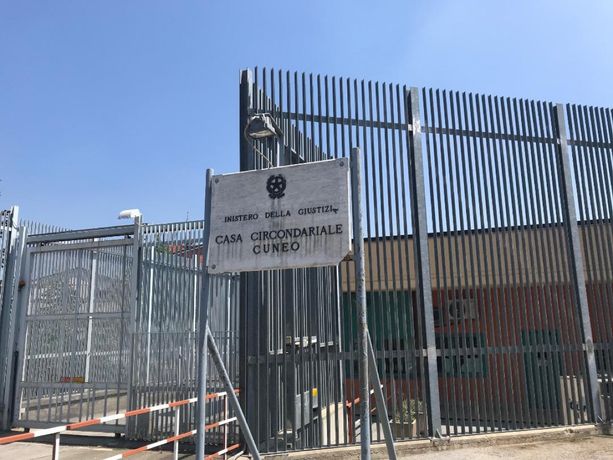 Detenuto del Cerialdo condannato per resistenza. Agli agenti: "Ti ammazzo davanti ai tuoi colleghi" Detenuto del Cerialdo condannato per resistenza. Agli agenti: "Ti ammazzo davanti ai tuoi colleghi"