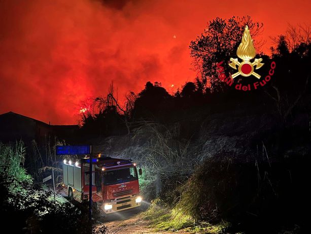 Rogo a Massarosa, rientrata ieri sera a Cuneo la colonna mobile dei vigili del fuoco