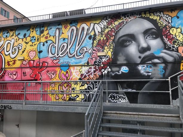 Deturpato il murales “Piazza dell'Amore” in piazza Boves a Cuneo (FOTO)