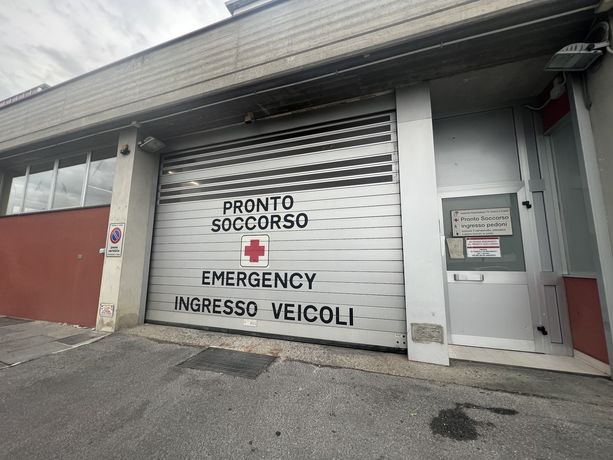 Cuneo, guardia giurata al pronto soccorso aggredita e ferita. In prognosi fino al 2 dicembre Cuneo, guardia giurata al pronto soccorso aggredita e ferita. In prognosi fino al 2 dicembre