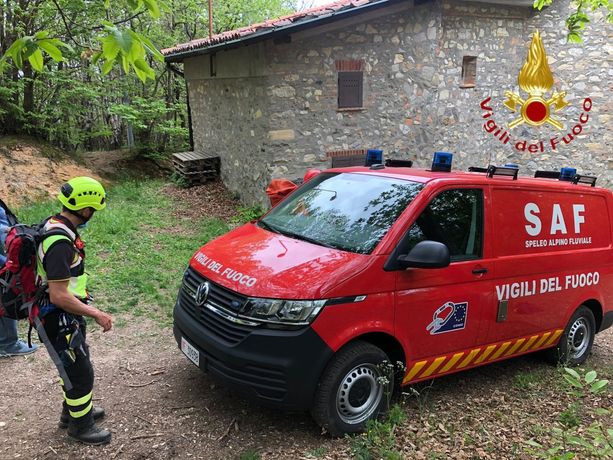 Scivola in un torrente durante una battuta di caccia a Pezzolo Valle Uzzone Scivola in un torrente durante una battuta di caccia a Pezzolo Valle Uzzone