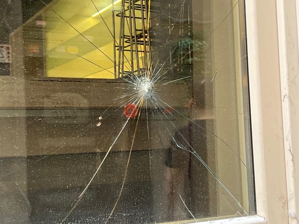 Ancora danni alle vetrine del centro storico, il titolare del Cafè 44: "A Cuneo, negli ultimi mesi, la situazione è precipitata" Ancora danni alle vetrine del centro storico, il titolare del Cafè 44: "A Cuneo, negli ultimi mesi, la situazione è precipitata"