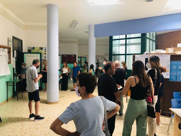 Affluenza alle urne alle 19: al voto il 39,5% degli elettori. Sei punti in meno rispetto alle precedenti amministrative