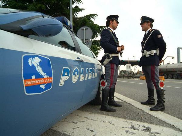 Truffa nelle forniture di gasolio alla Polstrada e alla società “Autostrade”: condannato a due anni e quattro mesi l’ex contabile della ditta appaltatrice Truffa nelle forniture di gasolio alla Polstrada e alla società “Autostrade”: condannato a due anni e quattro mesi l’ex contabile della ditta appaltatrice