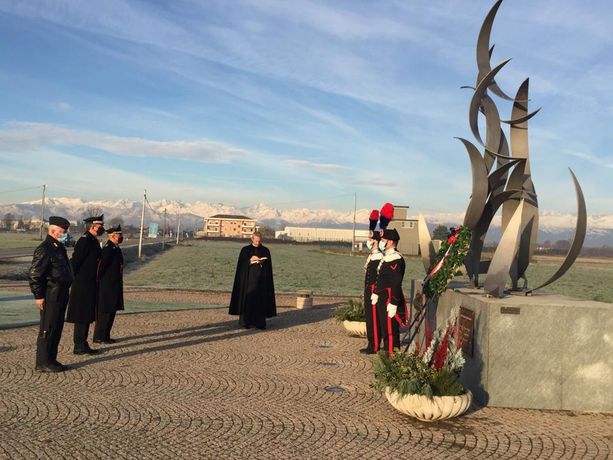 Volpiano: 22 anni fa la tragedia degli elicotteristi dell'Arma dei Carabinieri Volpiano: 22 anni fa la tragedia degli elicotteristi dell'Arma dei Carabinieri