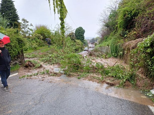 Strade chiuse, frane e allagamenti: è allarme maltempo in Piemonte Strade chiuse, frane e allagamenti: è allarme maltempo in Piemonte