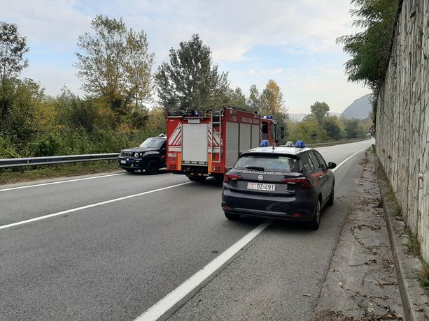 Scontro tra auto e bicicletta a Inverso Pinasca Scontro tra auto e bicicletta a Inverso Pinasca