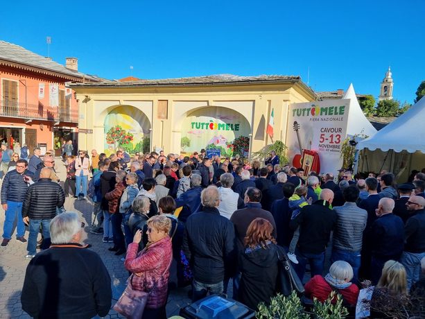 Magia, show cooking, e convegni: ultimo fine settimane con Tuttomele a Cavour