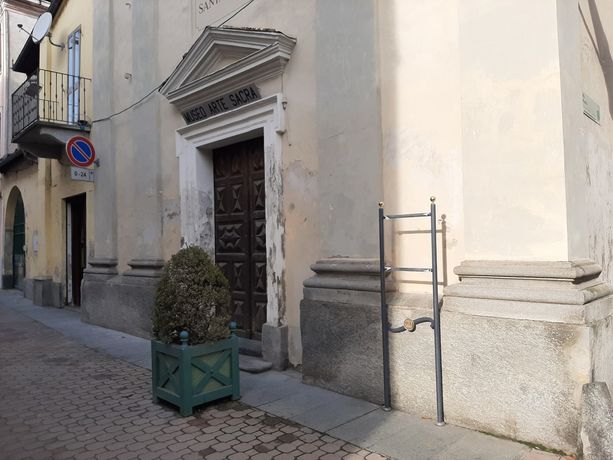 Vandali prendono di mira i cartelli che raccontano la storia di Cavour