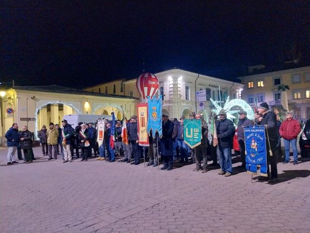 Cavour ricorda il partigiano Alfredo Sforzini che dà il nome alla piazza del municipio