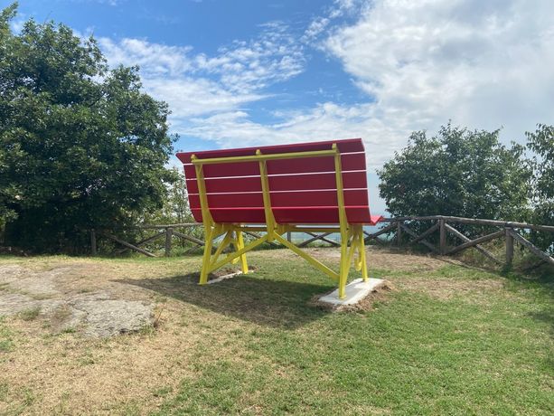 Pic-nic sulla Rocca di Cavour per i due anni della Panchina Gigante