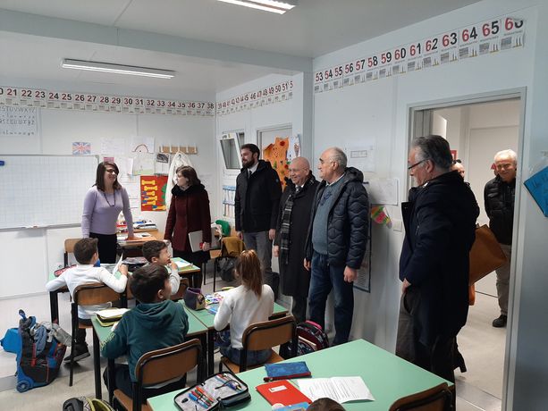 Cumiana inaugura il villaggio scolastico: «È una soluzione provvisoria che durerà qualche anno» (FOTO)