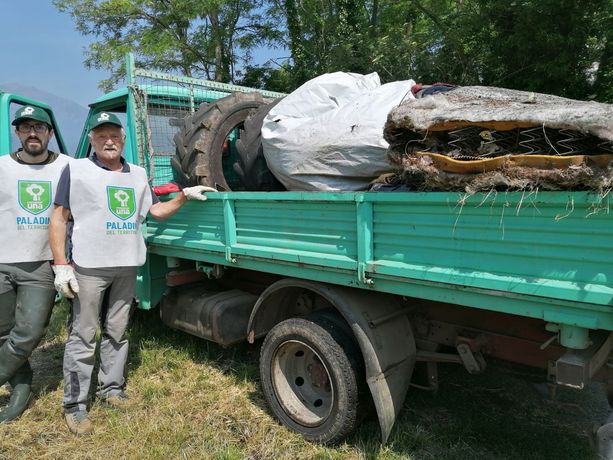 Pescatori e cacciatori chiedono aiuto ai volontari per ripulire il Pellice e le strade