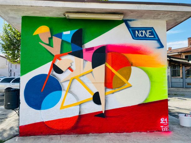 La street art celebra ciclisti e velocità: così None saluterà il Giro