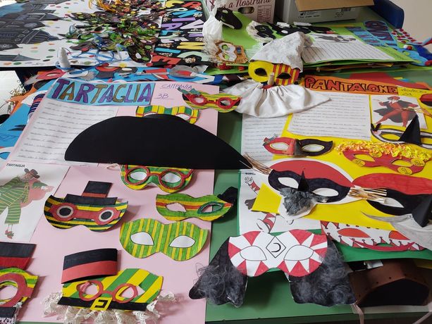 Il Carnevale arriva a Pancalieri con mascherine truccate e disegni Il Carnevale arriva a Pancalieri con mascherine truccate e disegni