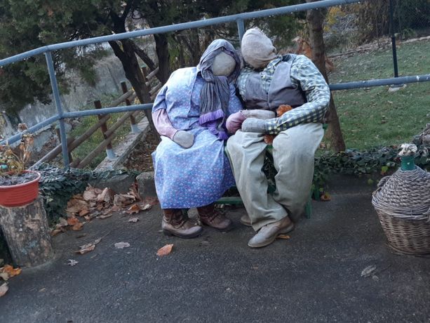 Perosa Argentina: i vandali prendono di mira Osvaldo e Tina Perosa Argentina: i vandali prendono di mira Osvaldo e Tina