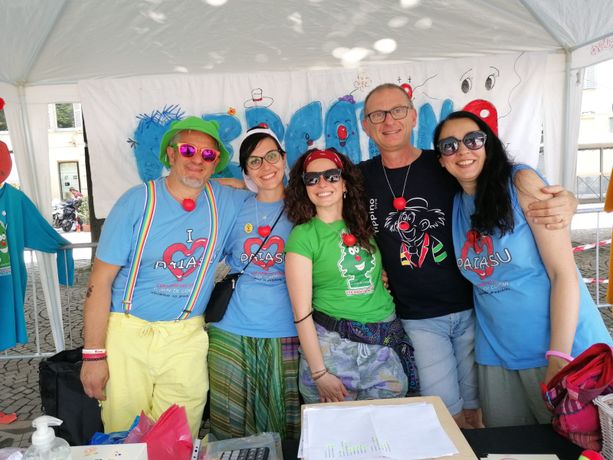 Bolle di sapone e gag con il naso rosso tornano in piazza Facta