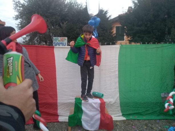 Samuele Tron è tornato a Pinerolo con una medaglia d’oro e un comitato di accoglienza (VIDEO) Samuele Tron è tornato a Pinerolo con una medaglia d’oro e un comitato di accoglienza (VIDEO)