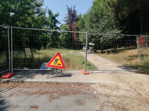 I torresi vogliono veder riaperti i giardini della Rosa Bianca chiusi a causa del cantiere Smat I torresi vogliono veder riaperti i giardini della Rosa Bianca chiusi a causa del cantiere Smat
