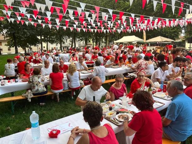 Vigone torna a vestirsi di bianco e rosso sul prato di piazza Clemente Corte