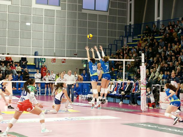 Volley A1/F: la Wash4green Pinerolo si schianta contro il muro di Savino Del Bene Volley A1/F: la Wash4green Pinerolo si schianta contro il muro di Savino Del Bene