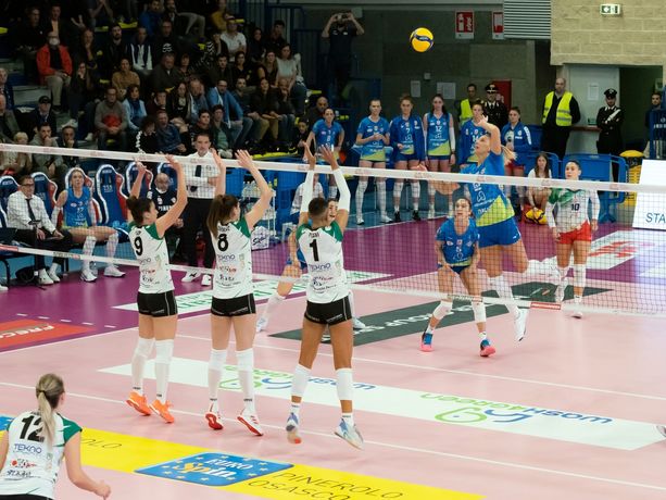 Volley A1/F: Wash4green Pinerolo alla prova Vallefoglia