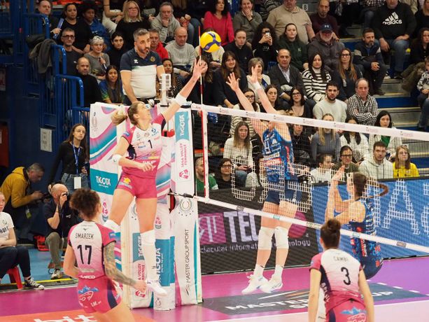 Volley A1/F: le pantere fanno il loro dovere a Villafranca Piemonte Volley A1/F: le pantere fanno il loro dovere a Villafranca Piemonte