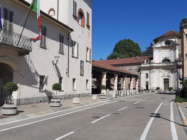 Tra mummie di carta igienica e canzoniere, torna il Palio dei Borghi dopo 30 anni Tra mummie di carta igienica e canzoniere, torna il Palio dei Borghi dopo 30 anni