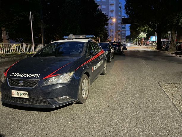 Blitz dei carabinieri in piazza Repubblica: 700 grammi di eroina scoperti in una mansarda occupata abusivamente Blitz dei carabinieri in piazza Repubblica: 700 grammi di eroina scoperti in una mansarda occupata abusivamente