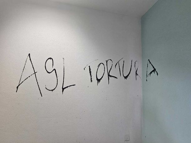 “Asl tortura”, nuovo blitz degli antagonisti contro i Cpr