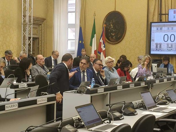 Bistecchiere d'Italia, Chiorino assente nella 1° seduta da consigliere. Pd: "Dal Piemonte slavina che ha investito FdI" Bistecchiere d'Italia, Chiorino assente nella 1° seduta da consigliere. Pd: "Dal Piemonte slavina che ha investito FdI"