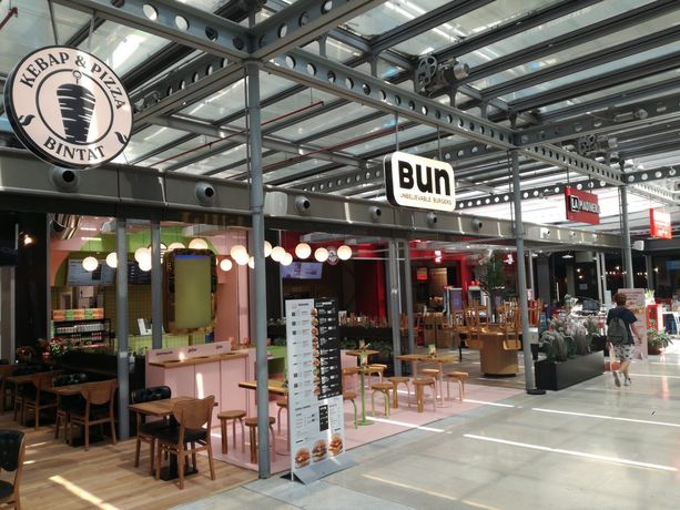 Lingotto, il centro commerciale svela la nuova "piazza del cibo": 4.000 metri quadri con 19 ristoranti diversi [VIDEO]