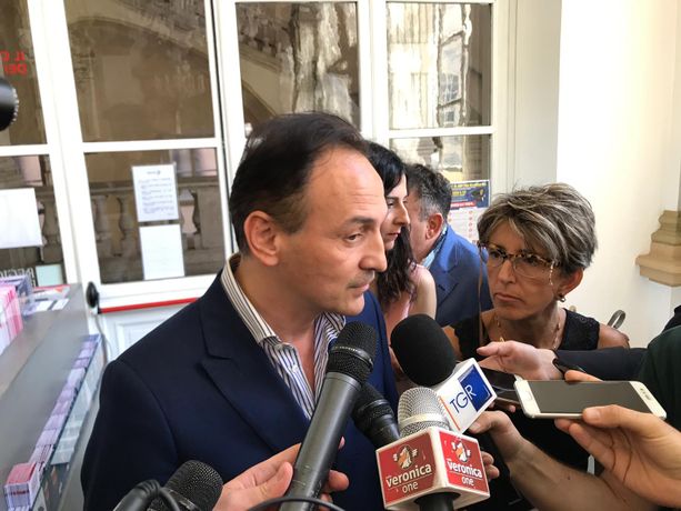 Coronavirus, il Presidente Cirio: "Sono guarito, ora corro all'Unità di crisi" Coronavirus, il Presidente Cirio: "Sono guarito, ora corro all'Unità di crisi"