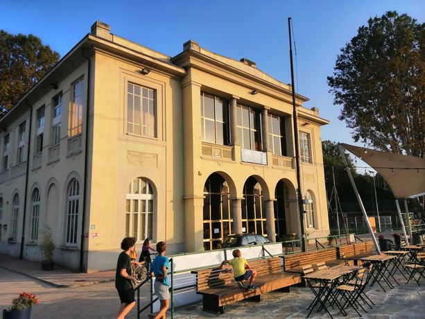 Il CAP10100 riaccende l'estate in riva al Po e diventa teatro di posa per gli artisti